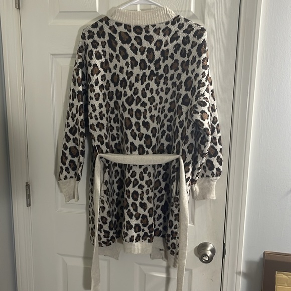 Time and Tru Women's belted sweater vest Size 4-6 - Picture 4 of 11